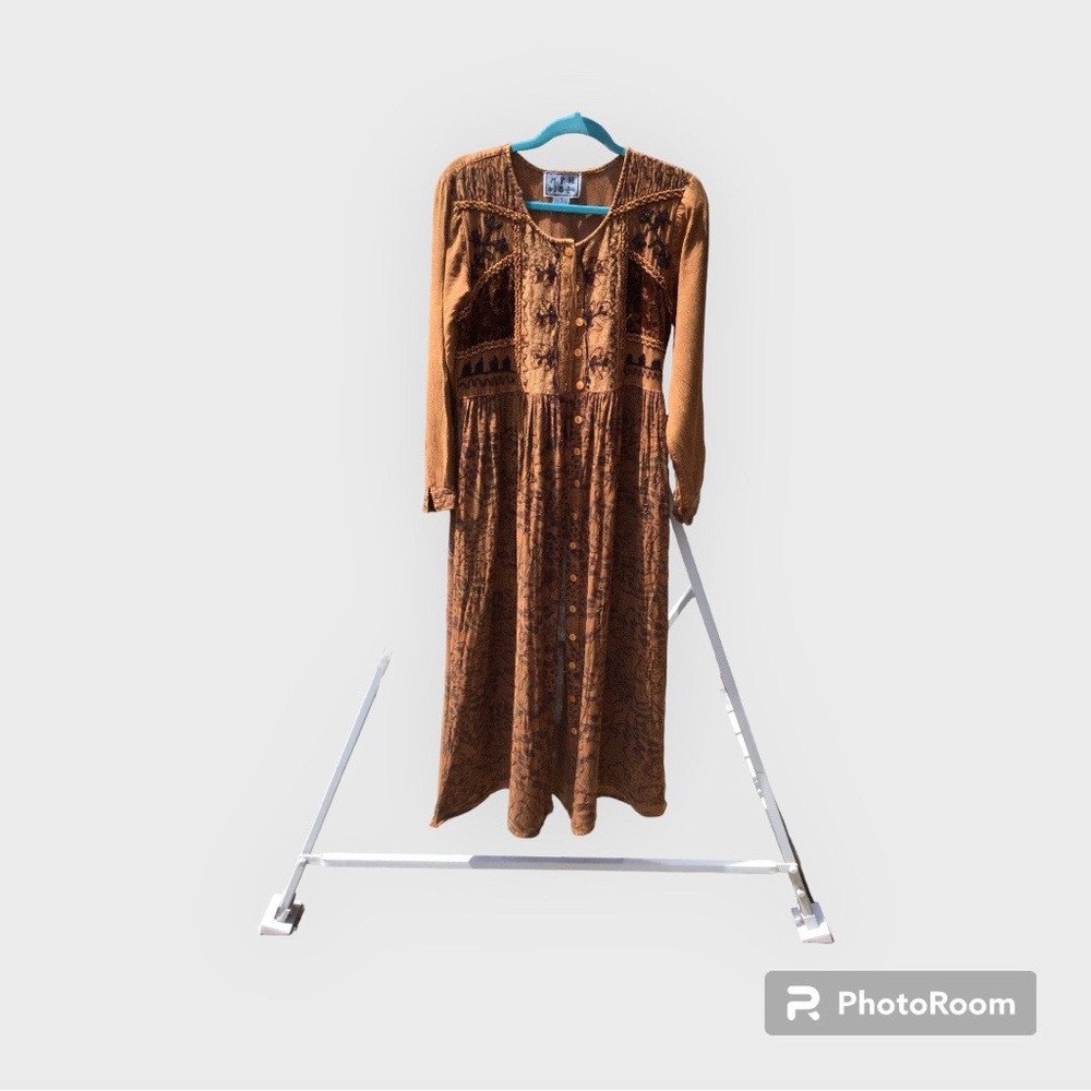 VINTAGE MPH DRESS LONG EMBROIDERED SIZE M BROWNISH/RUST MODEST